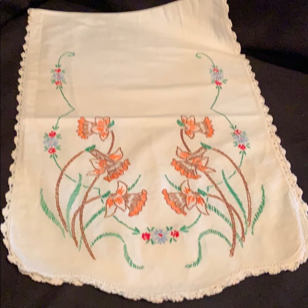 Gorgeous ecru dresser scarf embroidered